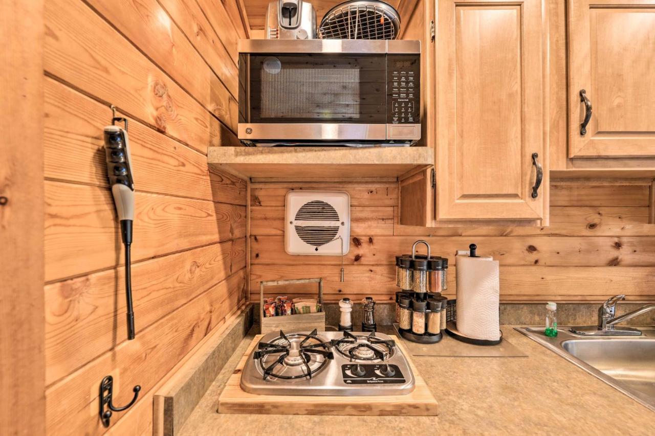 Beautiful New Bern Studio Cabin With Fire Pit! Exterior photo