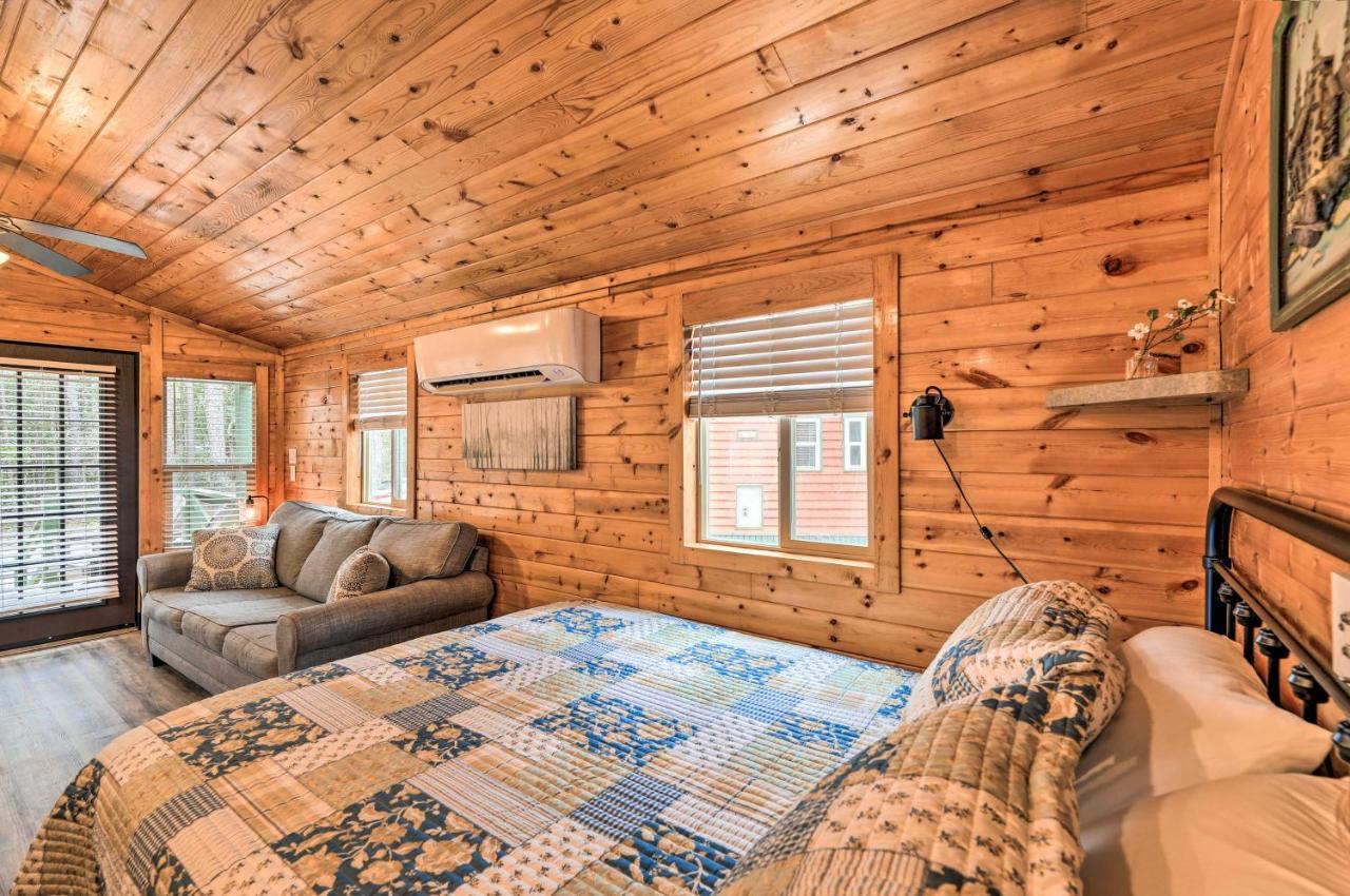 Beautiful New Bern Studio Cabin With Fire Pit! Exterior photo
