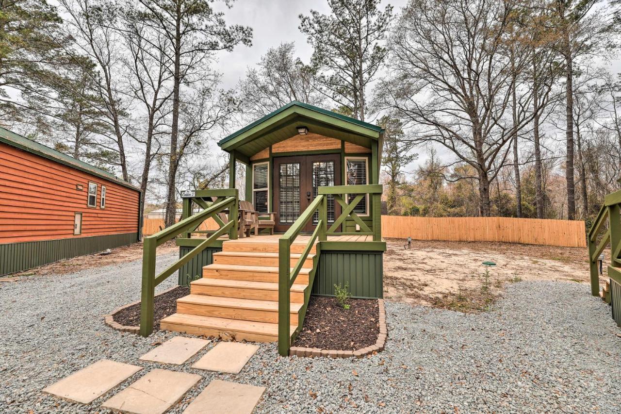 Beautiful New Bern Studio Cabin With Fire Pit! Exterior photo