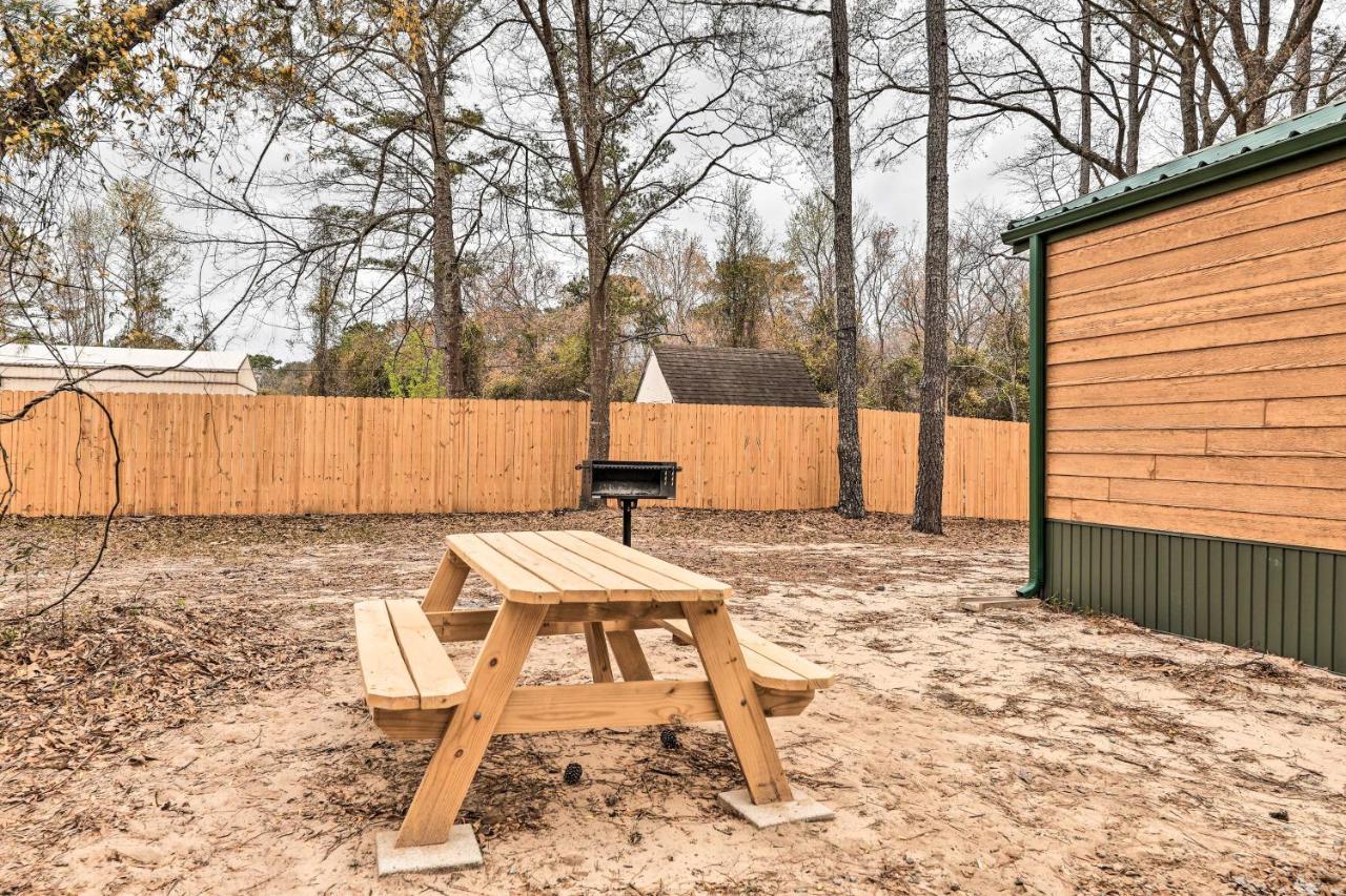 Beautiful New Bern Studio Cabin With Fire Pit! Exterior photo